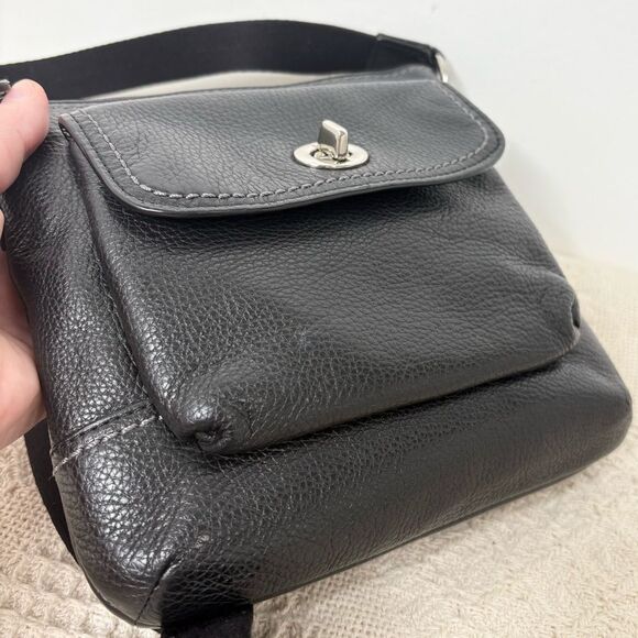 Coach Black Park Leather Swingpack Crossbody Bag F49170 Minimalist Travel Purse - Picture 3 of 10